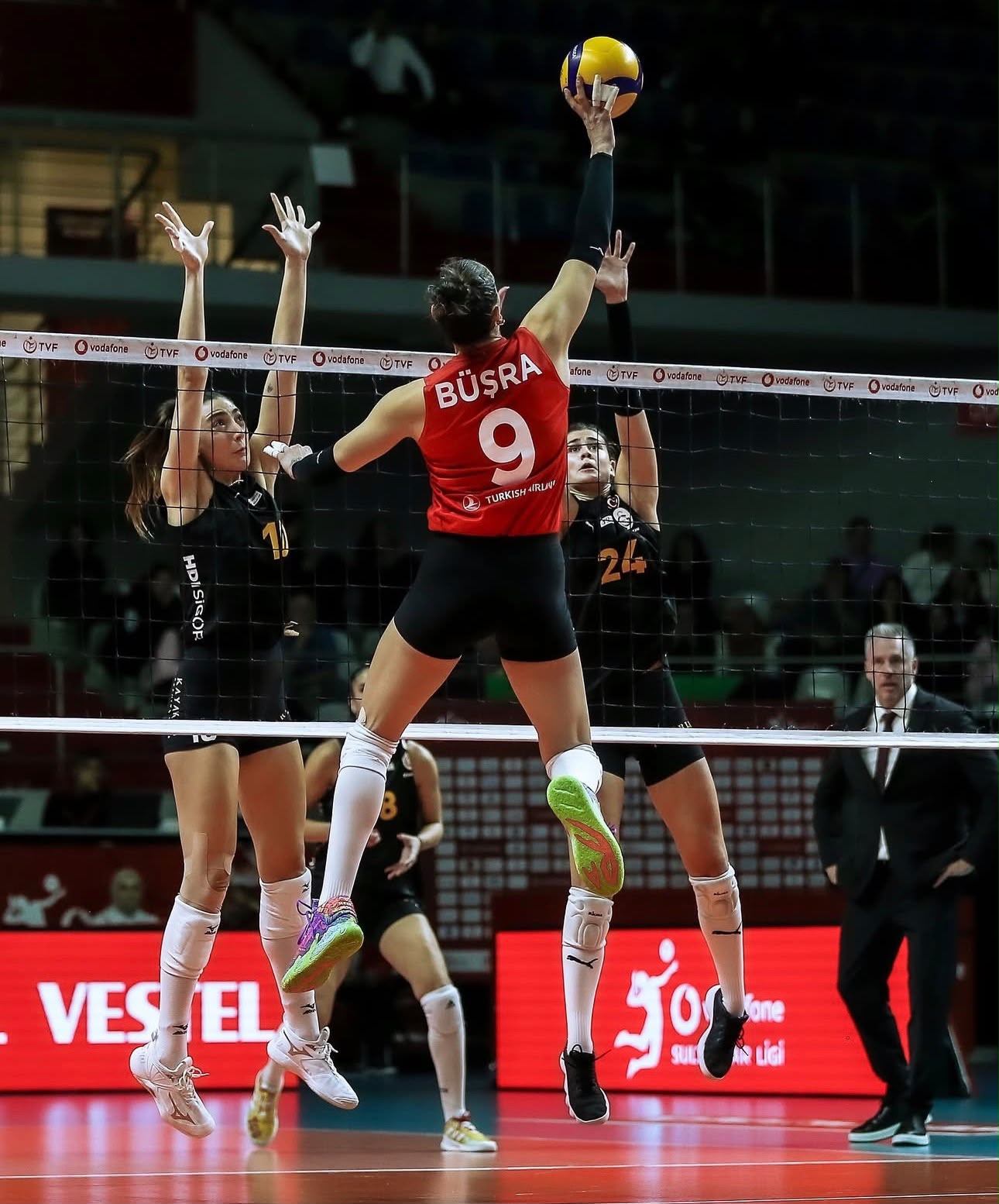 Üst düzey voleybol karşılaşmalarını izleme deneyimi